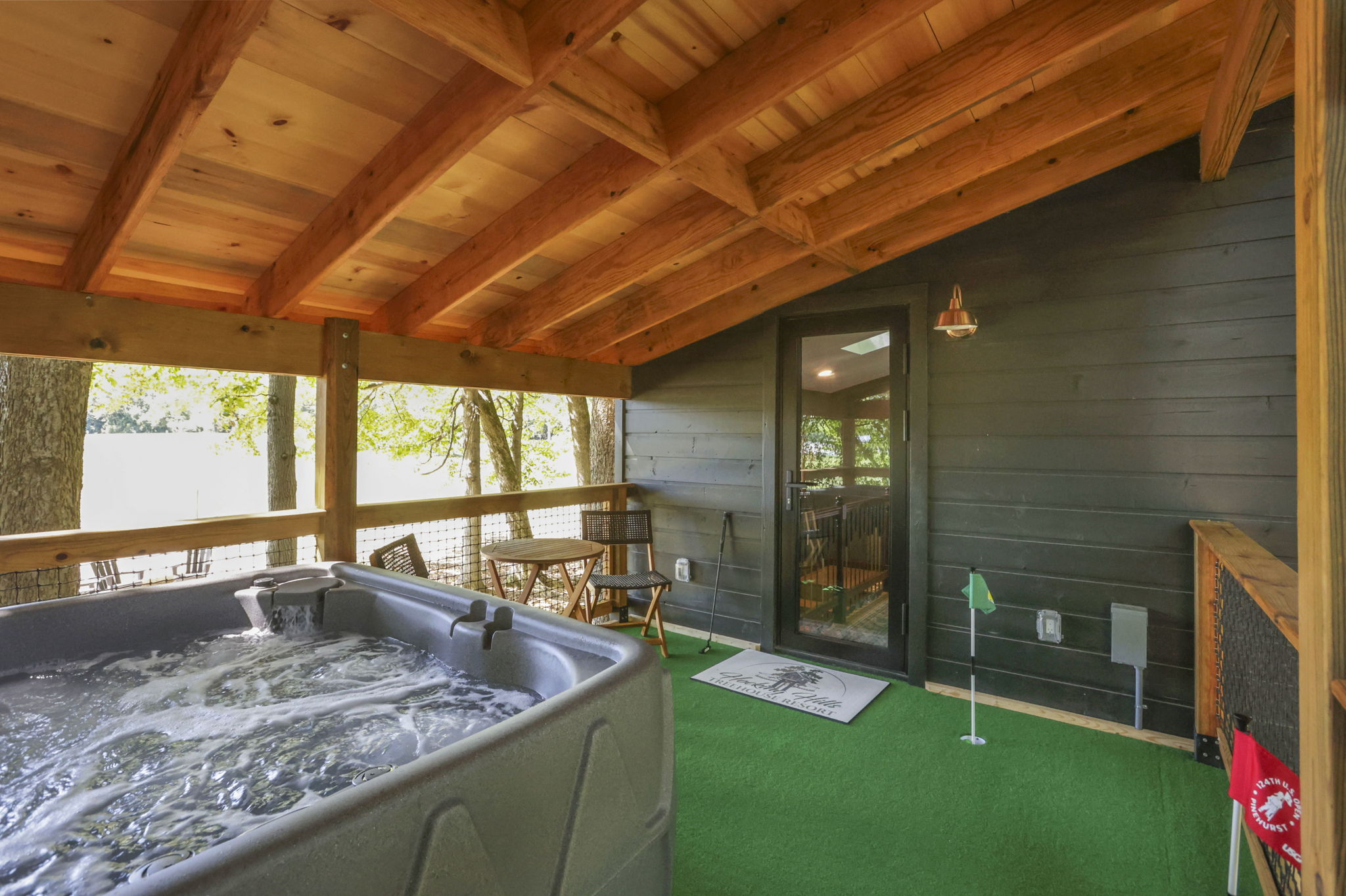 THE COUNTRY CLUB TREEHOUSE