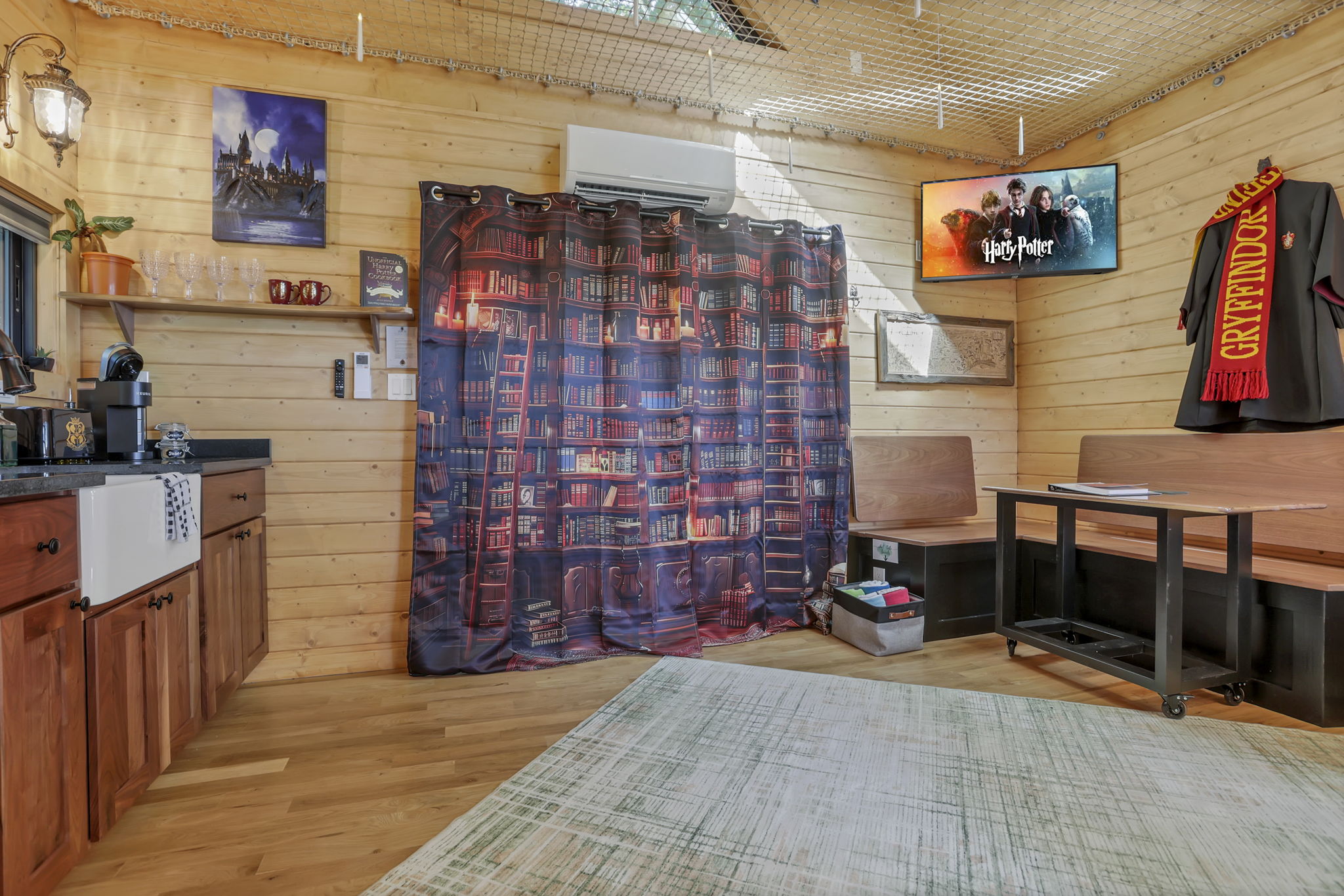 HARRY POTTER BURROW TREEHOUSE