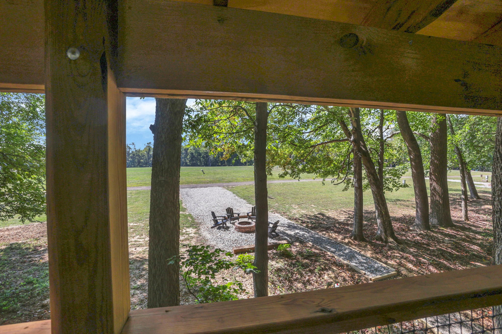 THE COUNTRY CLUB TREEHOUSE