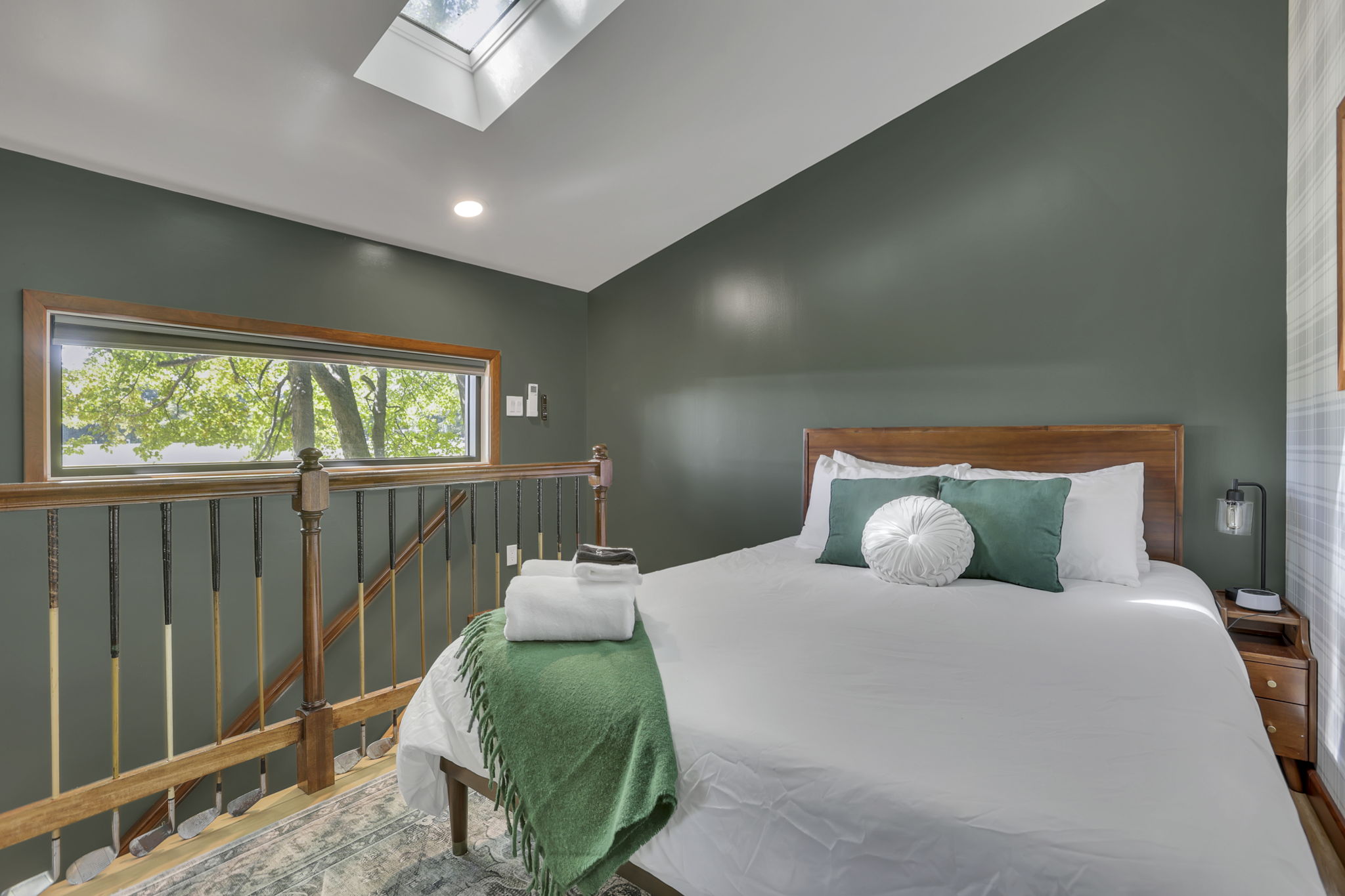 THE COUNTRY CLUB TREEHOUSE