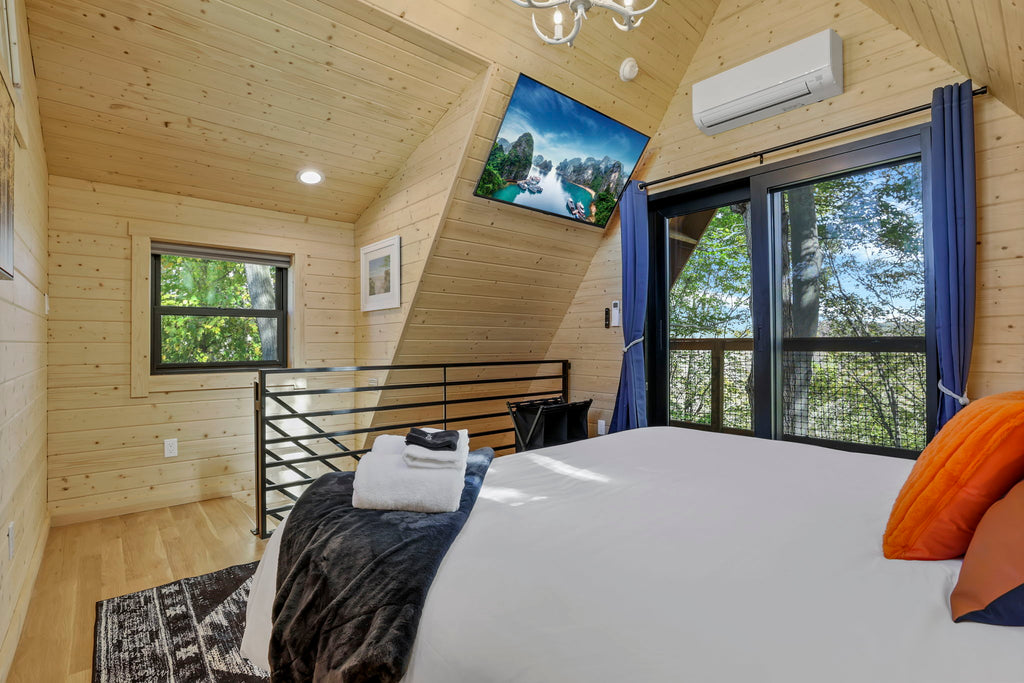 THE ASPEN TREEHOUSE