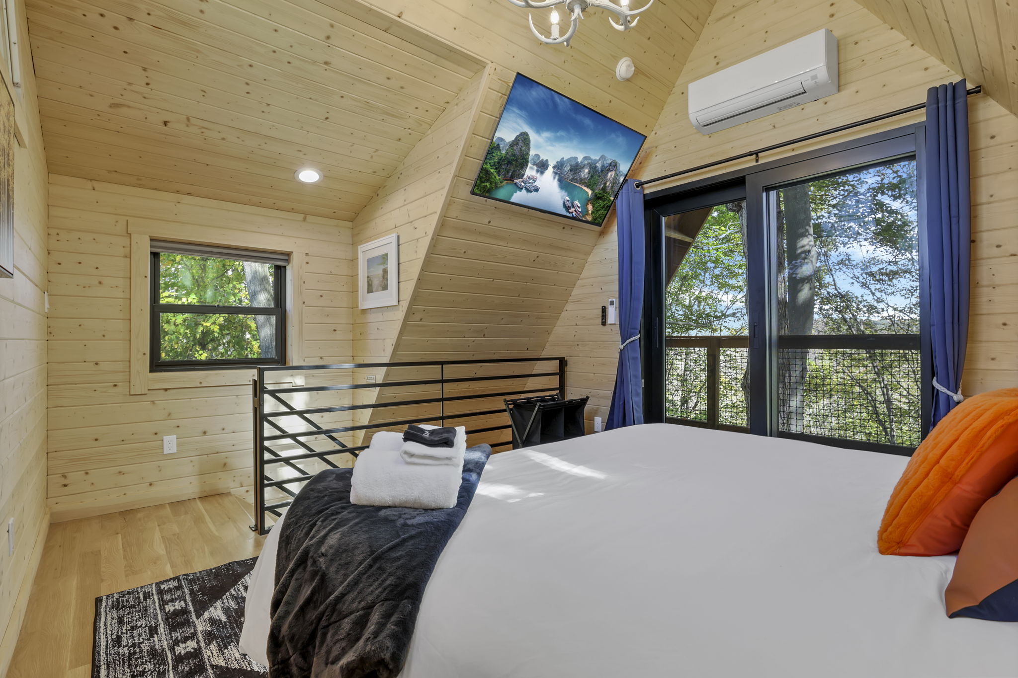 THE ASPEN TREEHOUSE