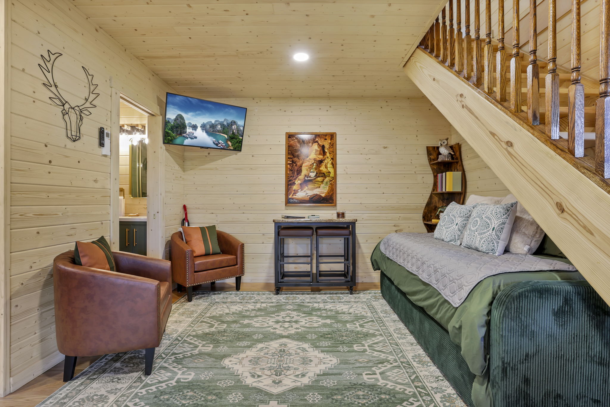 THE HOCKING HILLS TREEHOUSE (GROUP)