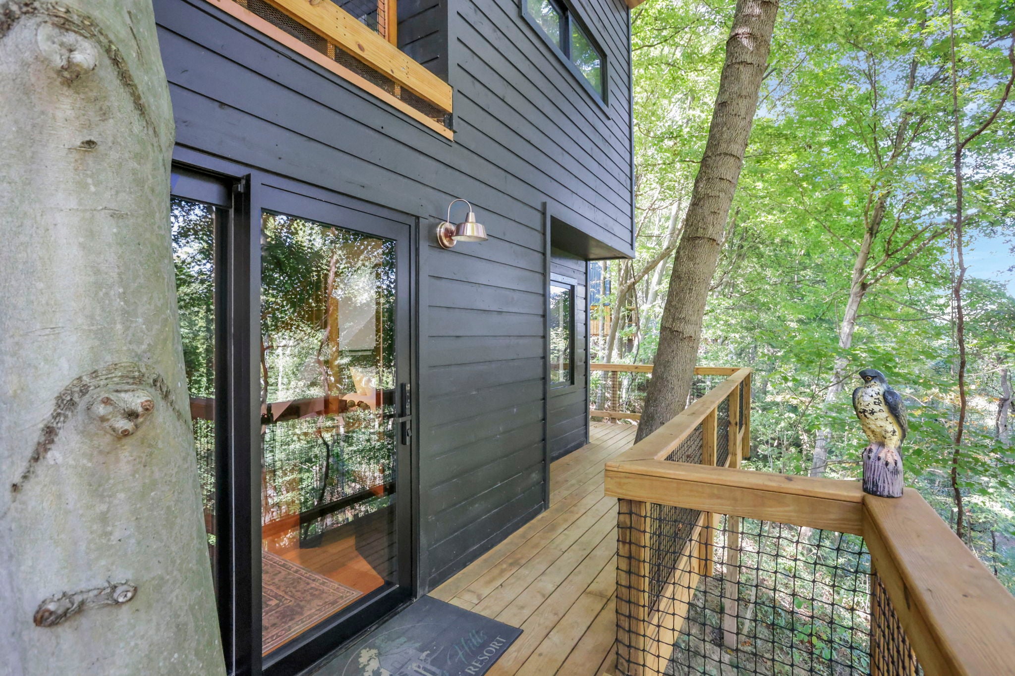 THE COUNTRY CLUB TREEHOUSE