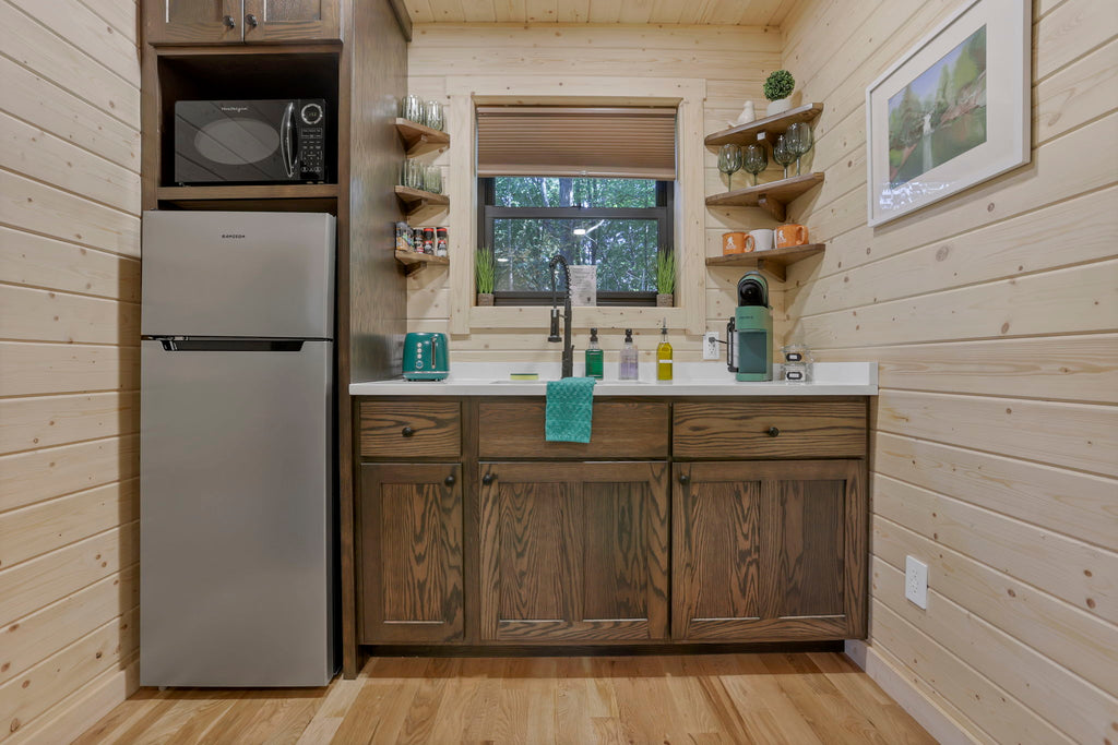 THE HOCKING HILLS TREEHOUSE (GROUP)
