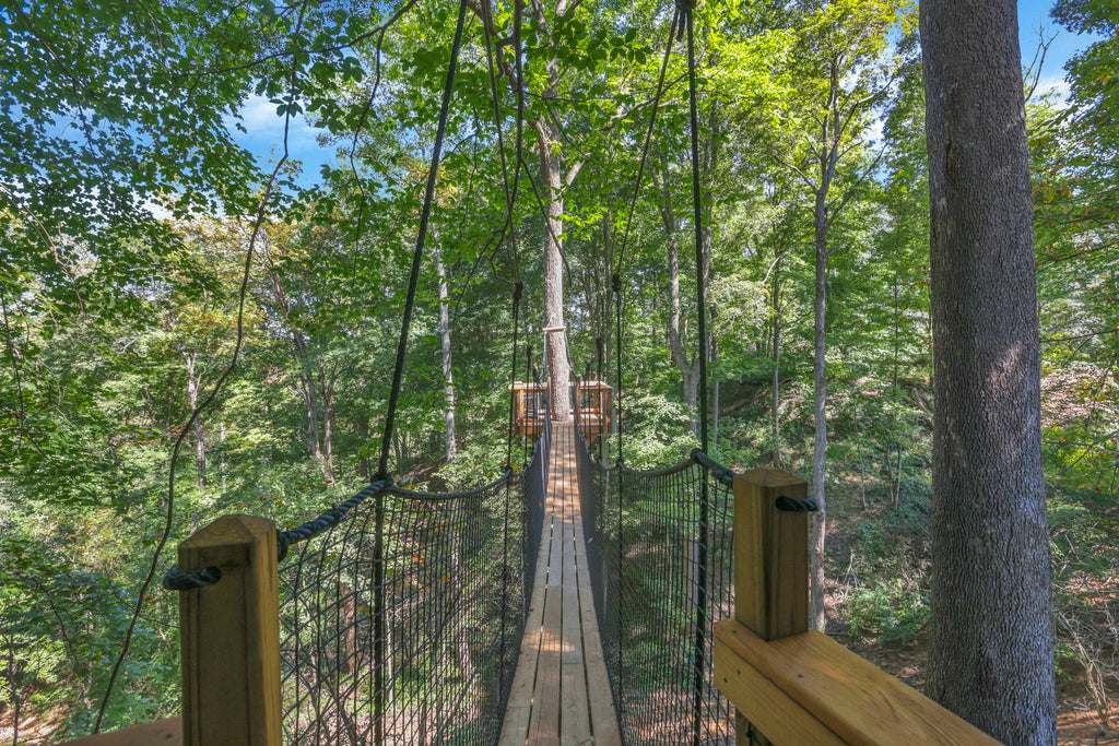 THE COUNTRY CLUB TREEHOUSE
