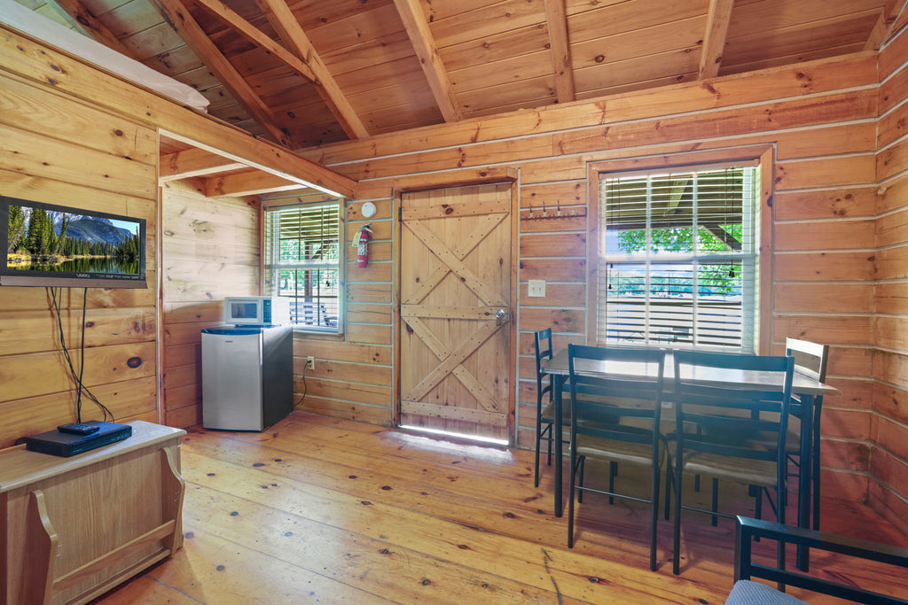 EAGLES NEST CABIN (GROUP)