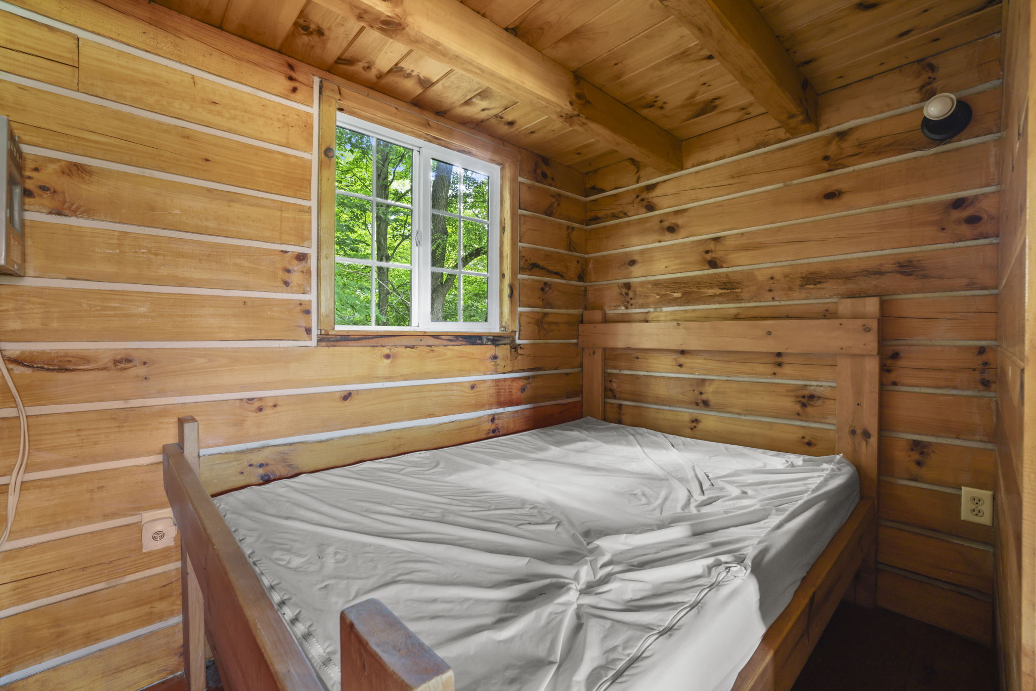 EAGLES NEST CABIN (GROUP)