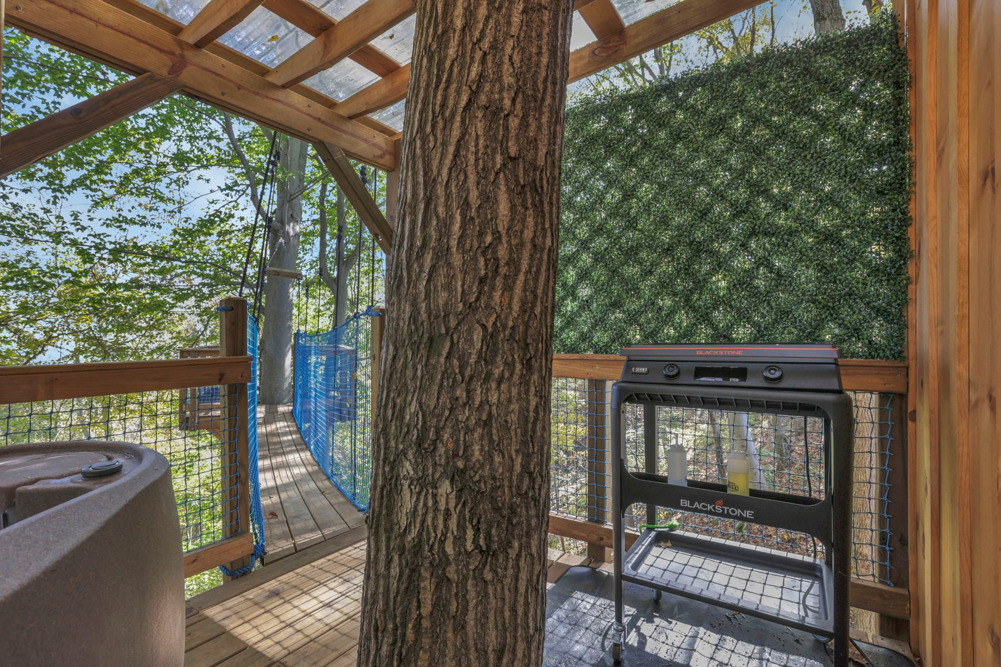 THE ASPEN TREEHOUSE