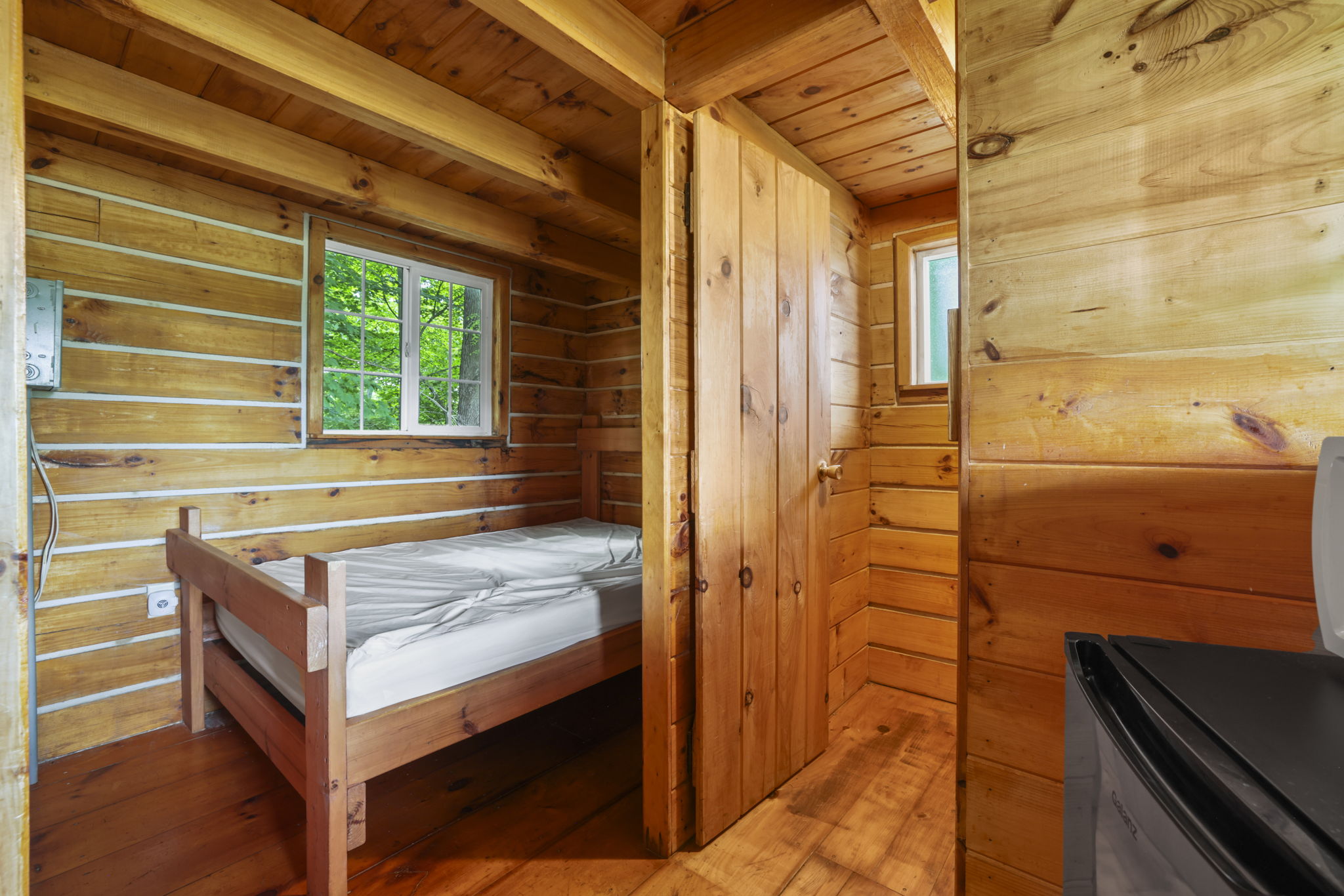 EAGLES NEST CABIN (GROUP)