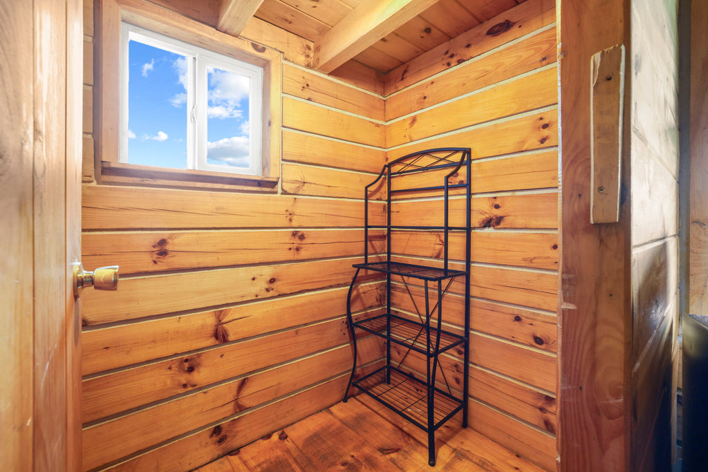 EAGLES NEST CABIN (GROUP)