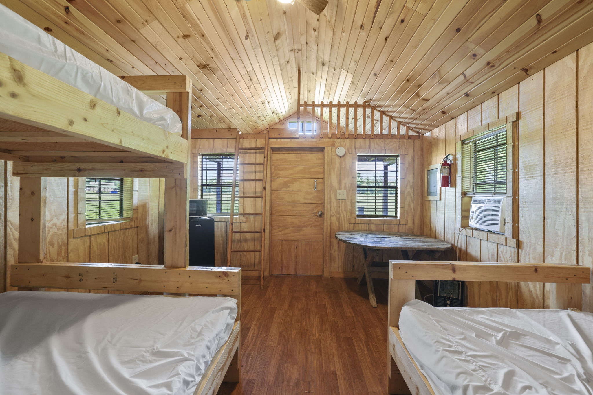 CARDINAL CABIN