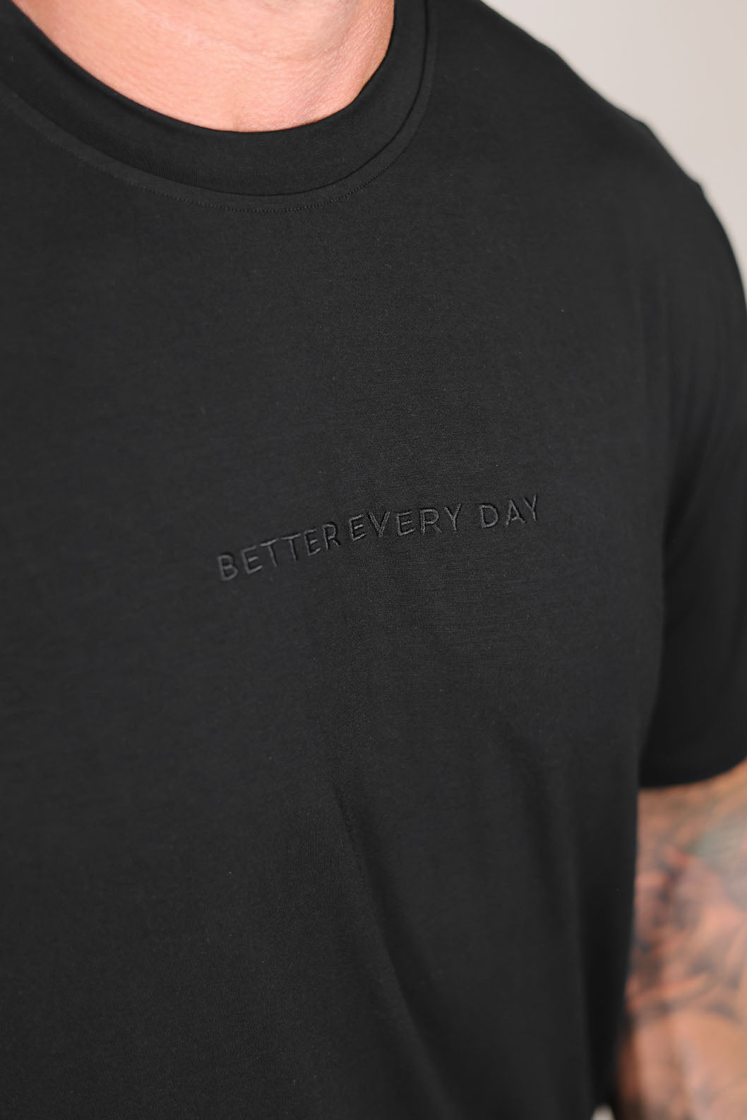BLACK DRIFT TEE