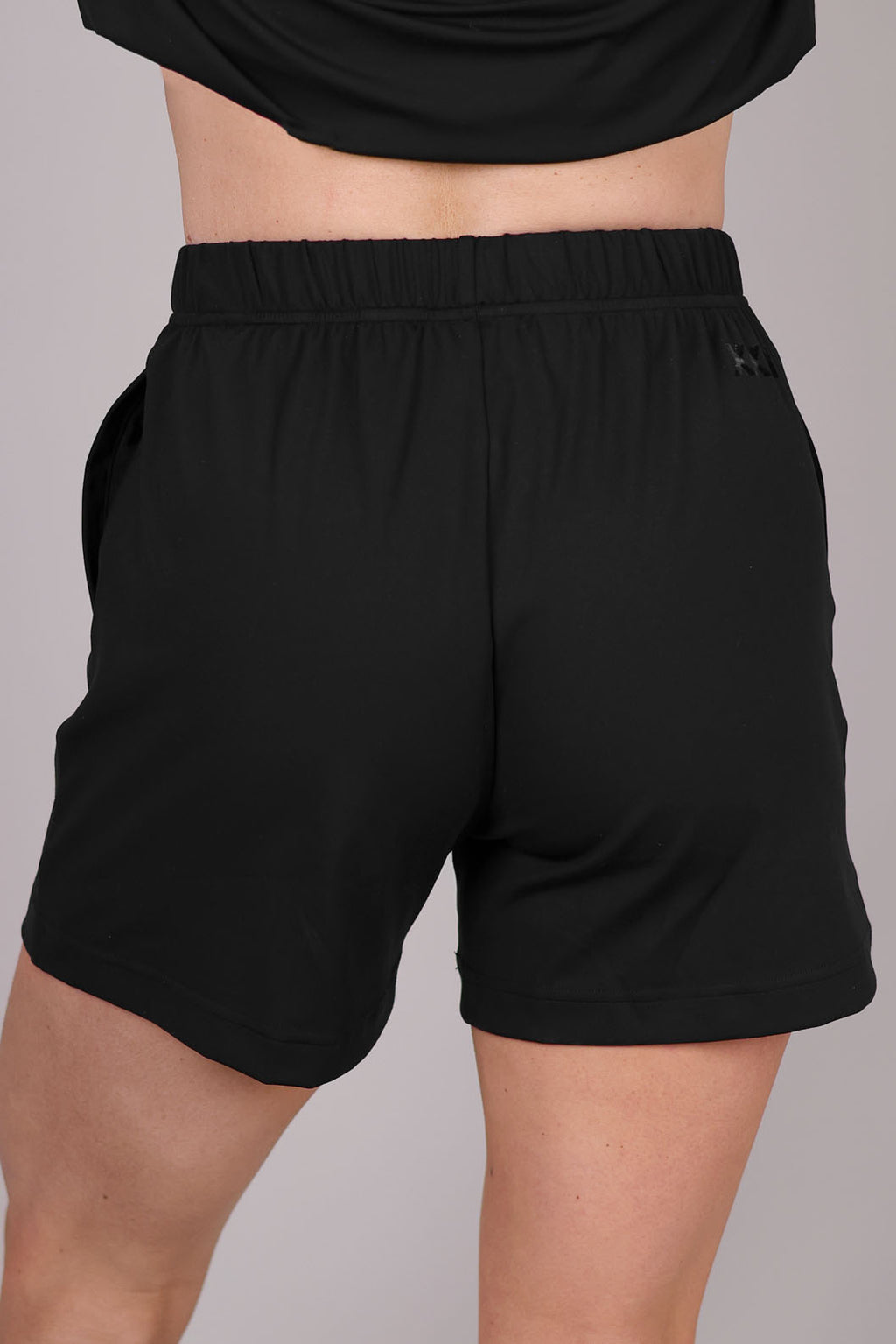 BLACK SWEAT SHORT
