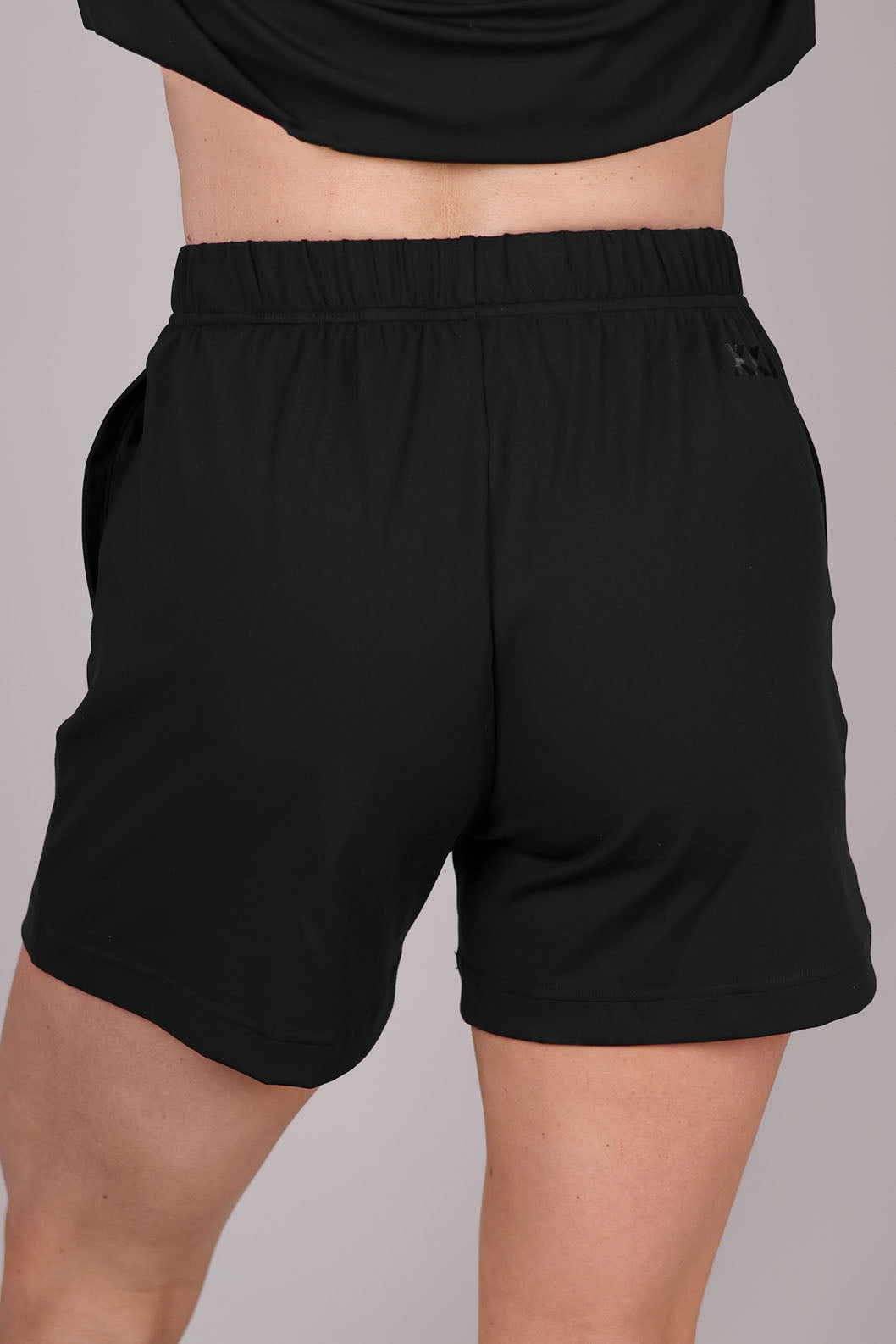 BLACK SWEAT SHORT