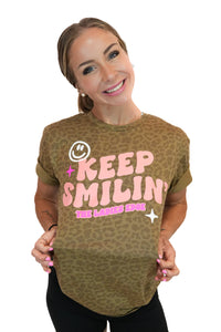 KEEP SMILIN’ LEOPARD TEE