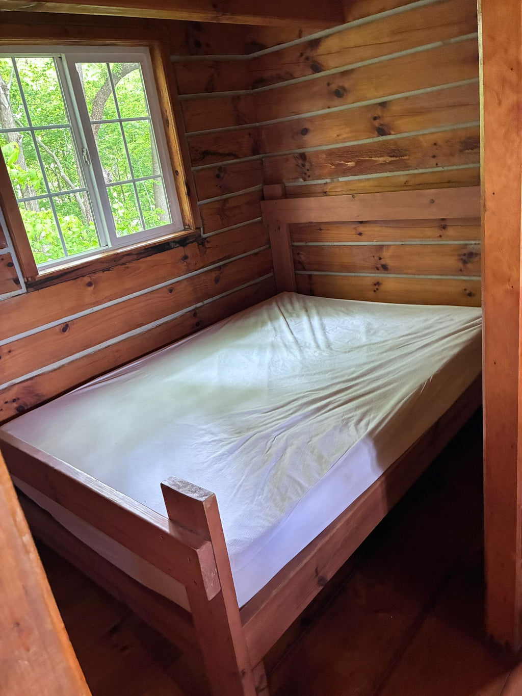 EAGLES NEST CABIN (GROUP)