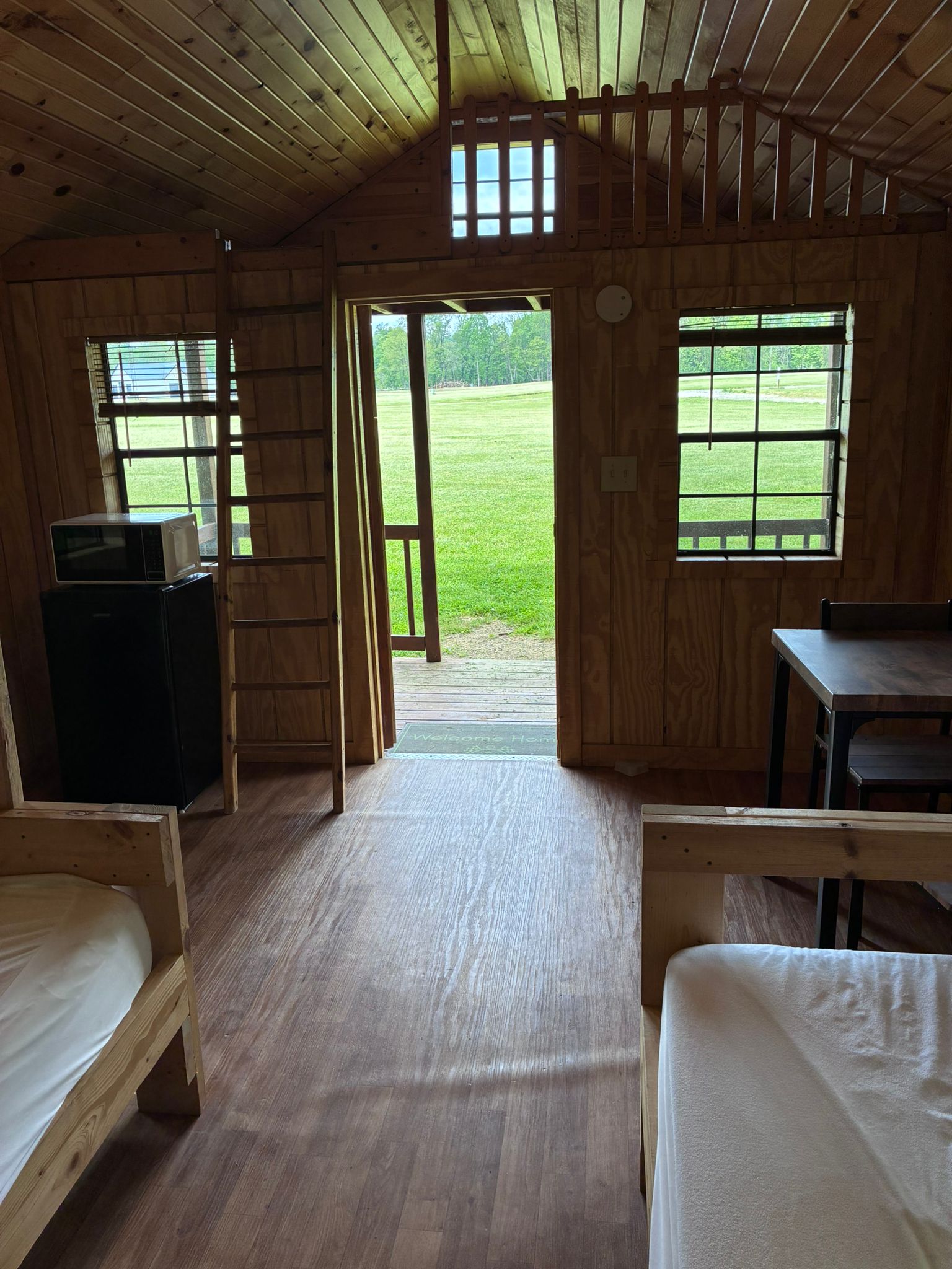 CARDINAL CABIN