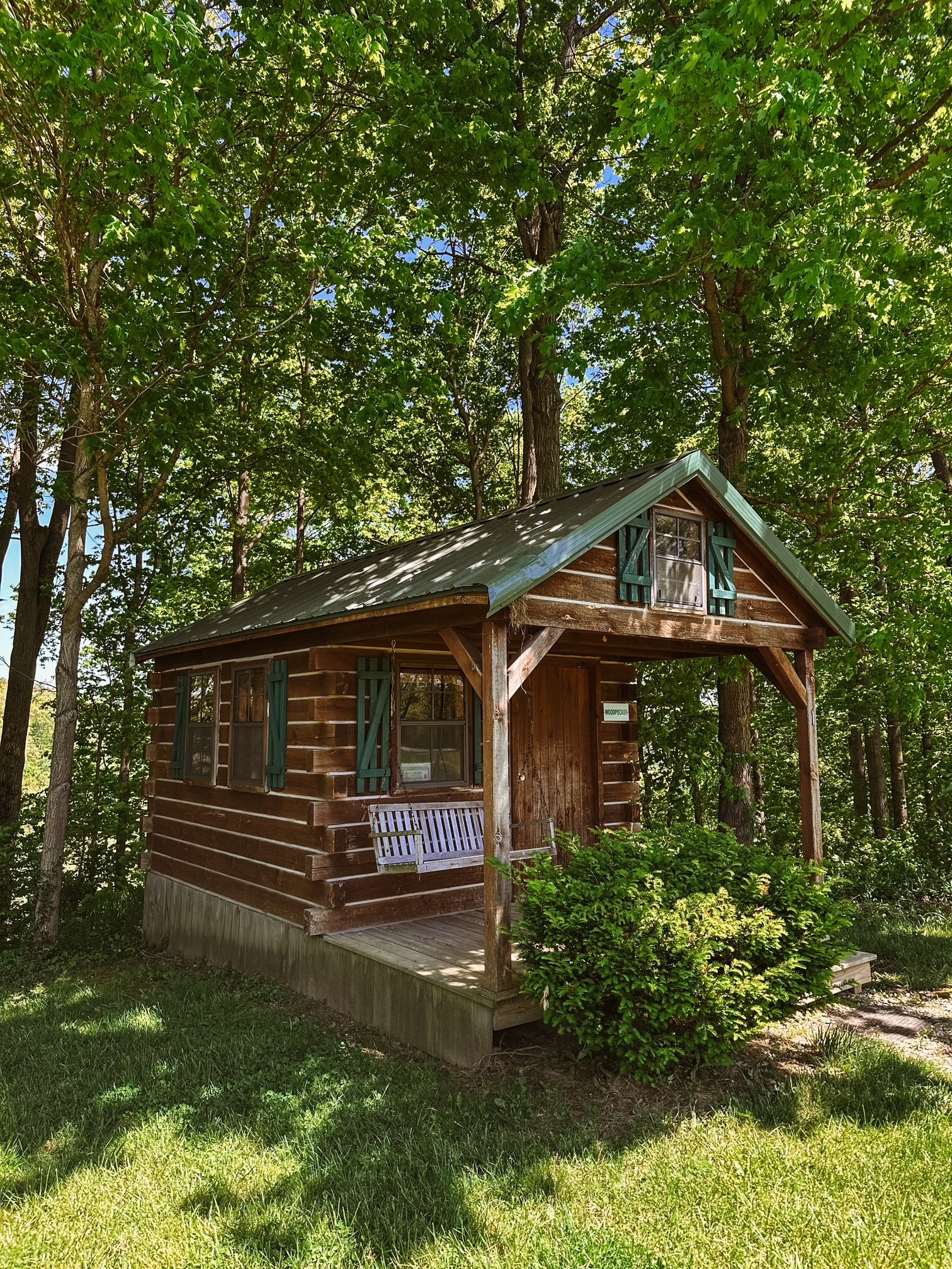 WOODPECKER CABIN