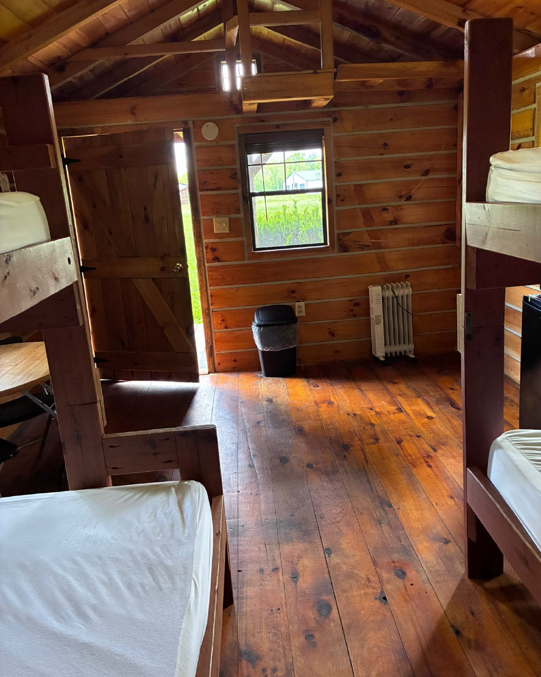 ROBIN CABIN (GROUP)