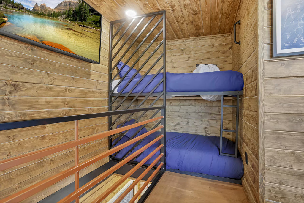 TIME MACHINE TREEHOUSE